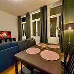 Luxury Suites Museum By Rikas Hotels