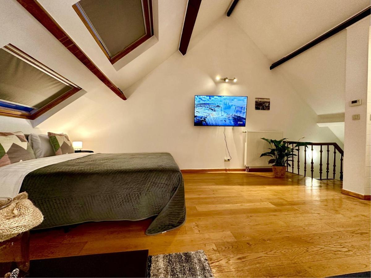 Luxury Museum By Rikas Apartment *